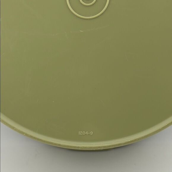 Vintage Tupperware Servelier Round Storage Container Avocado Green Starburst EUC - Picture 5 of 6
